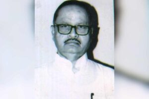 बिहपुर में भाजपा प्रत्याशी इंजीनियर शैलेंद्र का नामांकन, बुलो मंडल से गलबहियां और सियासी गलियारे में चर्चा