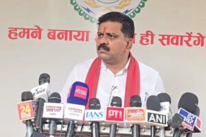बस्तर में 200 माओवादी कैडर ने हिंसा छोड़कर अपनाया सामाजिक जीवन
