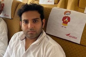 मधेपुरा में आरजेडी प्रत्याशी चयन पर सियासी संग्राम, शांतनु बुंदेला से टिकट छिनकर प्रो. चंद्रशेखर को मिला मौका