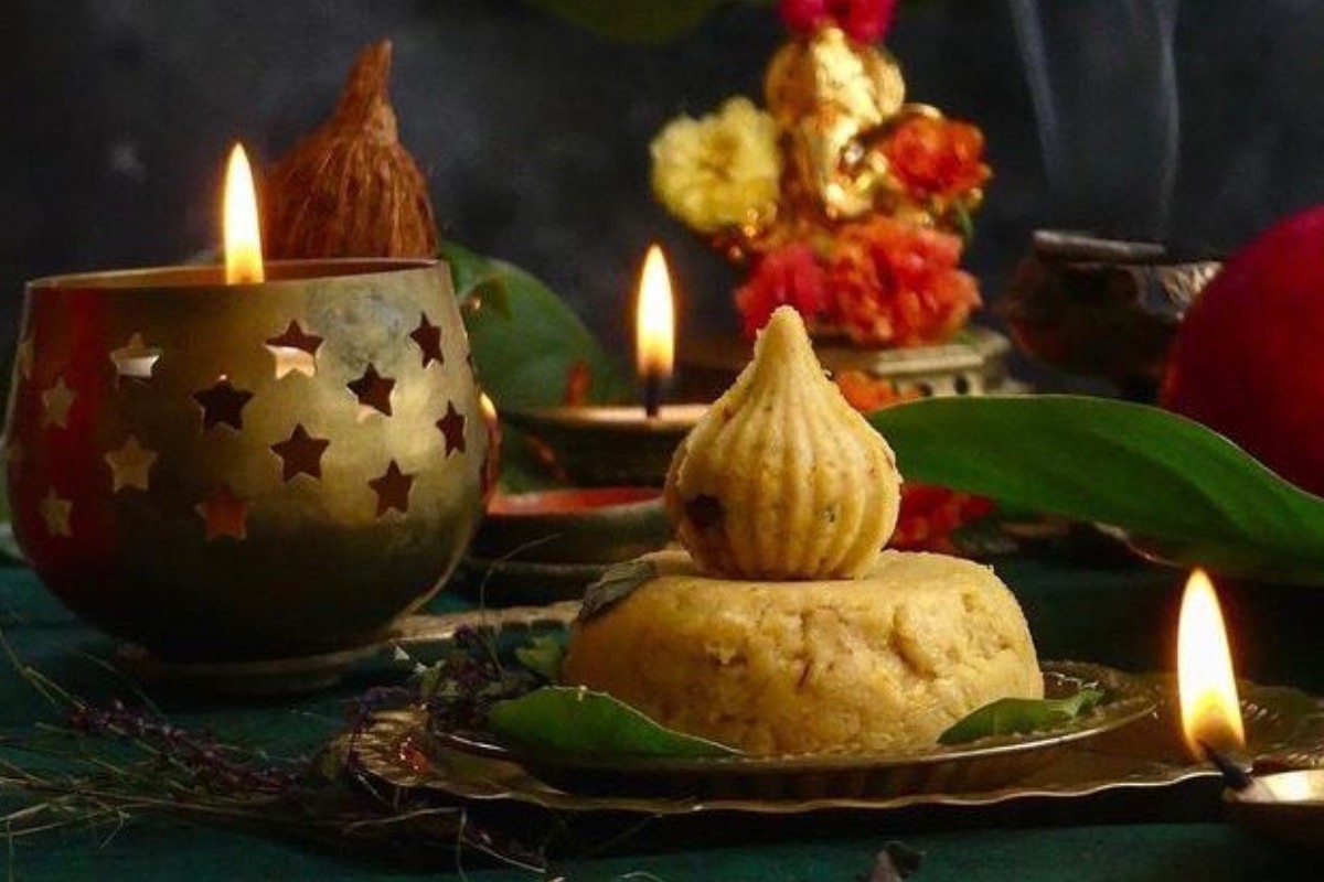 Dhanteras 2025: इस दिन इन 6 पवित्र भोज्य पदार्थों का सेवन लाएगा समृद्धि और सौभाग्य 3 Dhanteras 2025: इस दिन इन 6 पवित्र भोज्य पदार्थों का सेवन लाएगा समृद्धि और सौभाग्य