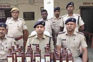 बाईपास थाना क्षेत्र में दो अपराधी 72 लीटर अवैध विदेशी शराब के साथ गिरफ्तार, एक का आपराधिक इतिहास उजागर