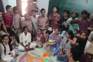 मूक-बधिर बच्चों ने दीपोत्सव और रंगोली के माध्यम से मतदान का संदेश दिया