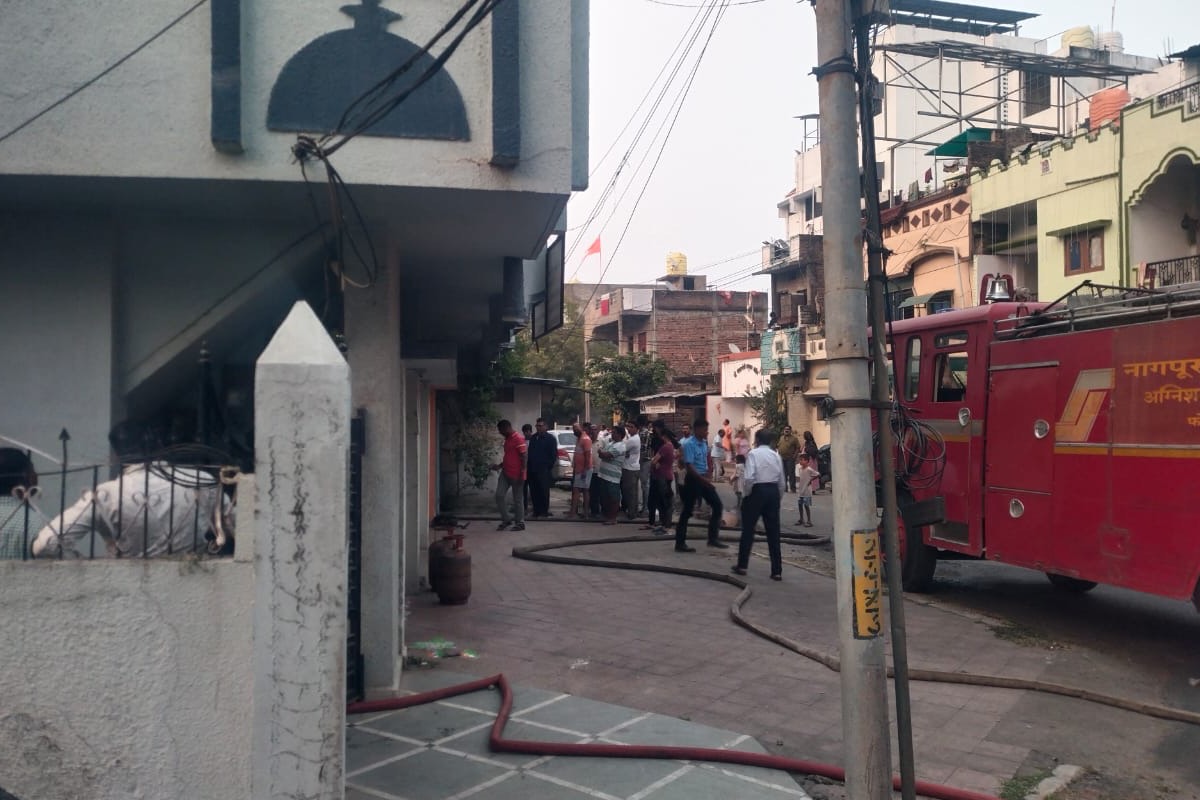Cylinder Blast Nagpur 2025: नागपुर की दो मंजिला इमारत में गैस सिलेंडर फटा, एक व्यक्ति गंभीर रूप से घायल