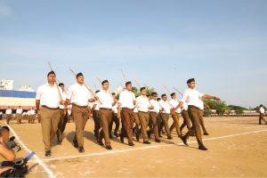 कर्नाटक सरकार ने RSS रूट मार्च में शामिल सरकारी अधिकारी प्रवीण कुमार को निलंबित किया
