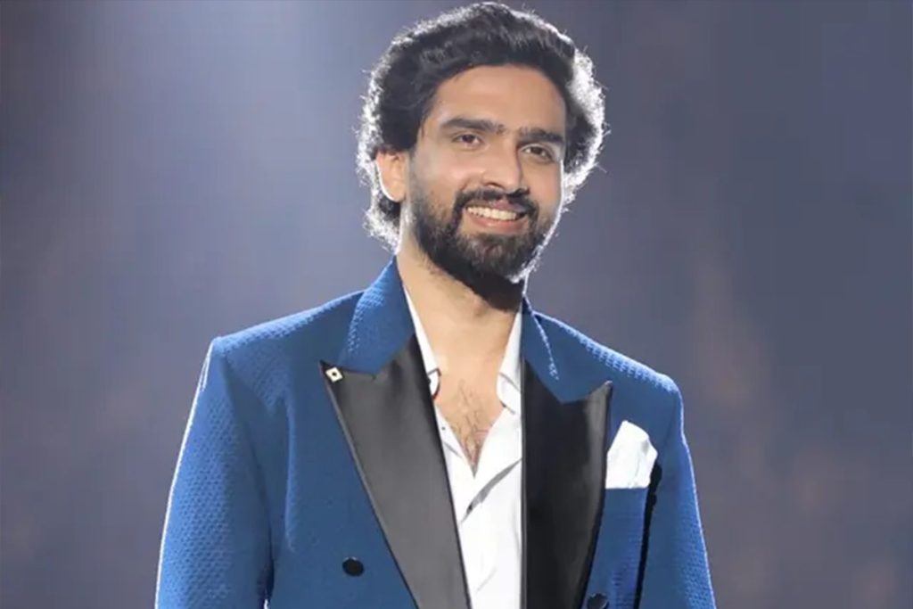फरहाना भट्ट को अमाल मलिक की आंटी ने कहा ‘आतंकवादी’, सोशल मीडिया पर मची हलचल