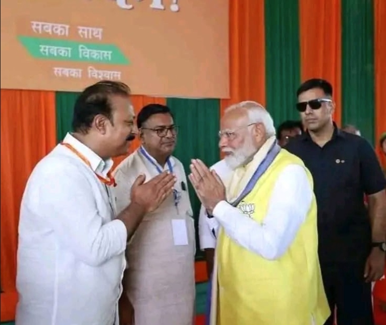 Raghunathpur Election: विकास का चेहरा बनाम विरासत की छाया — जनता के फैसले की घड़ी नजदीक 5 Raghunathpur Election 2025: विकास बनाम विरासत की राजनीति, जनता किस पर करेगी भरोसा?