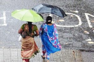 तमिलनाडु में बारिश का कहर, कई जिलों में रेड अलर्ट; चेन्नई में स्कूल बंद, मछुआरों को समुद्र से दूर रहने की सलाह