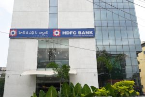 HDFC Bank Share: एचडीएफसी बैंक के शेयर ₹1020 के रिकॉर्ड स्तर पर, ब्रोकरेज ने बढ़ाया टारगेट प्राइस