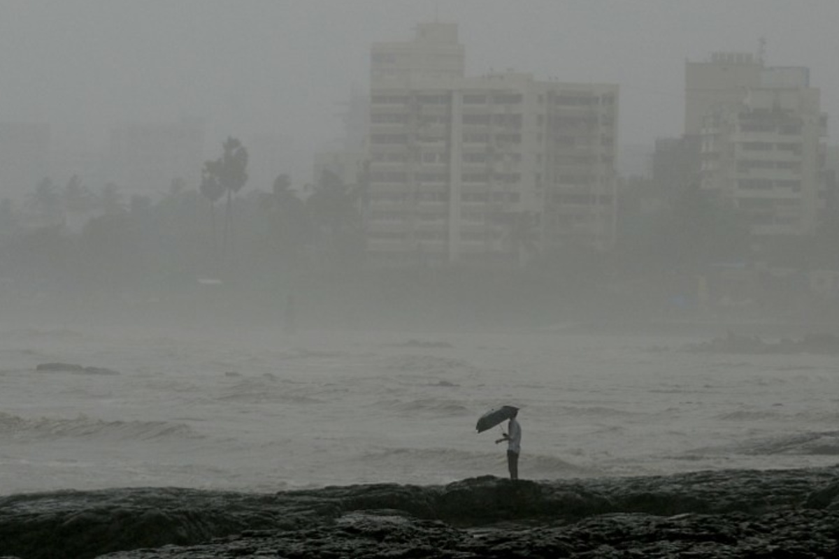 Mumbai Yellow Alert: IMD ने मुंबई और ठाणे के लिए येलो अलर्ट जारी किया, रविवार तक रुक-रुक कर बारिश की संभावना