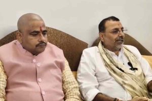 Bihar Election 2025: बिहार चुनावी संग्राम में गरजे निशिकांत दुबे, बोले – तेजस्वी को मुख्यमंत्री का चेहरा बनाना कांग्रेस का चलनुमा लॉलीपॉप