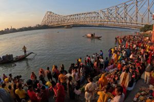 Chhath 2025: कानपुर में छठ महापर्व, साढ़े छह लाख श्रद्धालु देंगे सूर्य अर्घ्य, घाटों पर बन रही विशेष तैयारियां