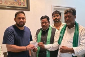 Bihar Elections 2025: जेडीयू को चुनाव से पहले बड़ा झटका, पूर्व जिला अध्यक्ष अल्ताफ आलम राजू ने थामा राजद का दामन
