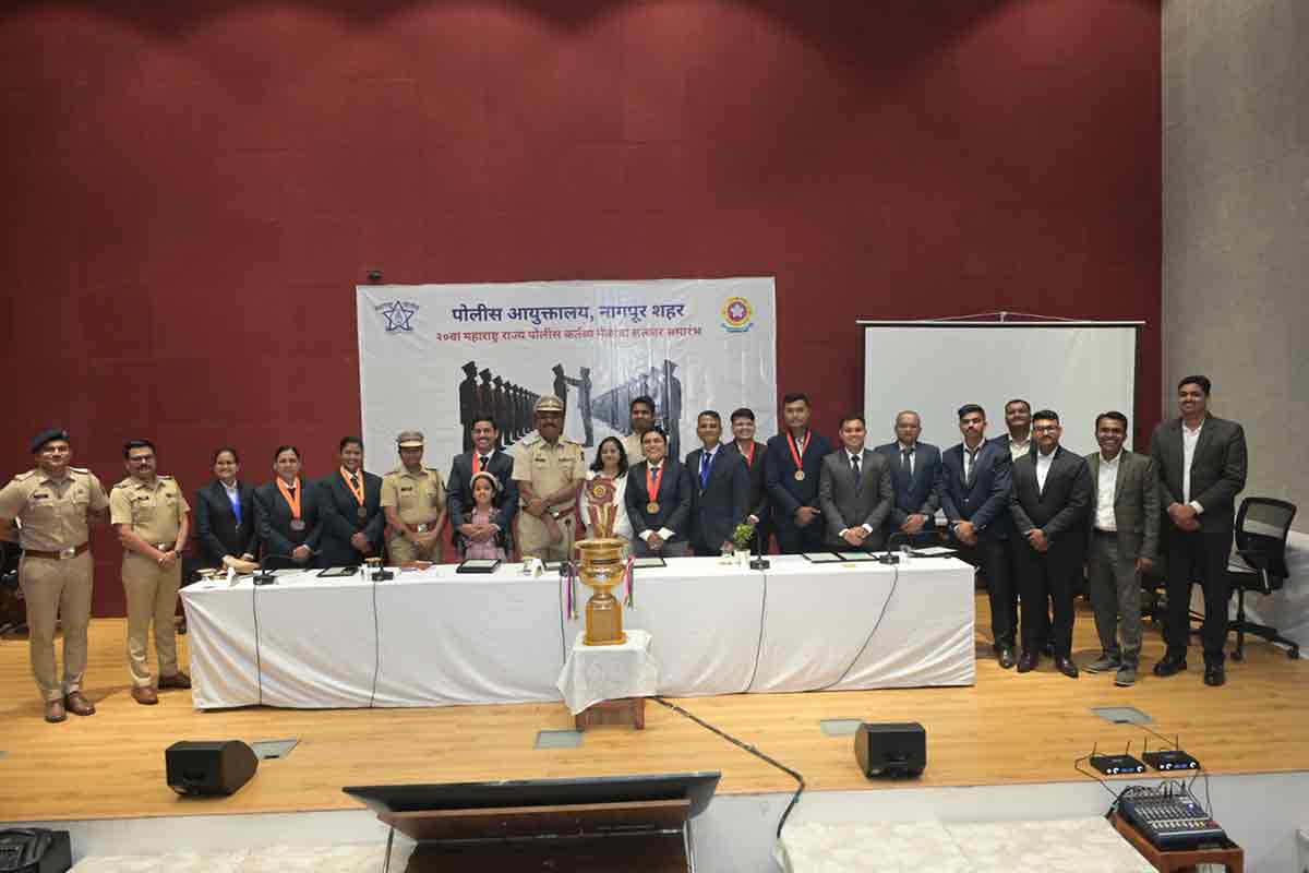 Maharashtra News: महाराष्ट्र में मुख्यमंत्री पद पर देवेंद्र फड़नवीस ने जतायी अपनी अगली चार वर्षों तक अगुआई की दिशा 4 Devendra Fadnavis Maharashtra CM term continuing