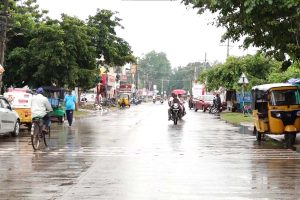 Cyclone Montha: चक्रवात ‘मोंथा’ बना गंभीर तूफ़ान, आंध्र प्रदेश के तट से टकराने की चेतावनी 2 Cyclone Montha: चक्रवात ‘मोंथा’ बना गंभीर तूफ़ान, आंध्र प्रदेश के तट से टकराने की चेतावनी