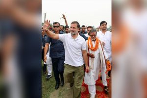 राहुल गांधी का PM मोदी पर हमला: ‘मतदान के लिए कुछ भी करेंगे, यहां तक कि नृत्य भी’ 4 राहुल गांधी का PM मोदी पर हमला: ‘मतदान के लिए कुछ भी करेंगे, यहां तक कि नृत्य भी’