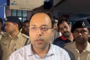 टिकारी विधानसभा में जनसंपर्क के दौरान फायरिंग व पत्थरबाजी, हम प्रत्याशी अनिल कुमार घायल, क्षेत्र में मचा अफरा-तफरी 12 टिकारी विधानसभा में जनसंपर्क के दौरान फायरिंग व पत्थरबाजी, हम प्रत्याशी अनिल कुमार घायल, क्षेत्र में मचा अफरा-तफरी