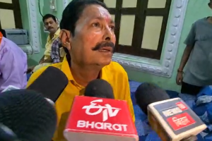 मोकामा हत्या कांड पर बोले अनंत सिंह: हमसे बड़ा शरीफ़ कौन? 1 मोकामा हत्या कांड पर बोले अनंत सिंह: हमसे बड़ा शरीफ़ कौन?