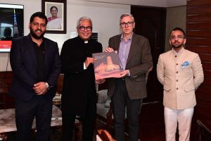 Jammu Kashmir News: कश्मीर के मुख्यमंत्री और यूएई–भारत व्यापार परिषद की बैठक, शिक्षा और स्वास्थ्य क्षेत्र में नए सहयोग की दिशा