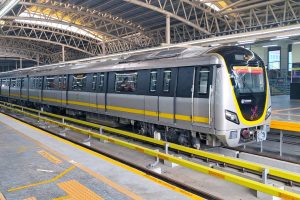 Banglore Metro (BMRCL): कर्नाटक राज्योत्सव पर बड़ा तोहफा, येलो लाइन पर 1 नवंबर से दौड़ेगी पाँचवीं मेट्रो ट्रेन, यात्रियों को मिलेगी राहत