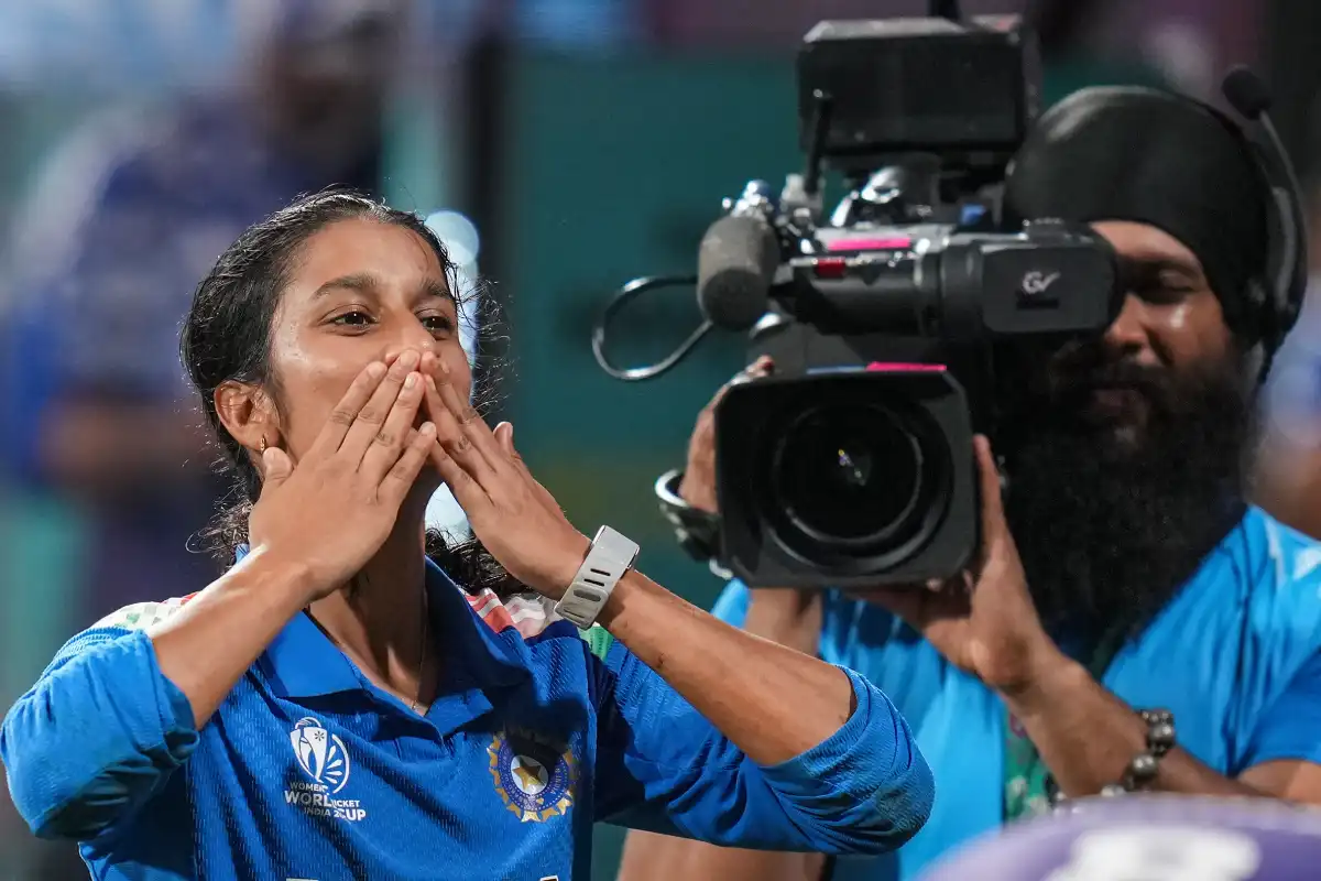 Abhishek Sharma on Indian Women Team 2025: भारतीय महिला टीम ने दिखाया दम, अभिषेक शर्मा बोले – “वर्ल्ड कप जीत की हकदार है यह टीम”