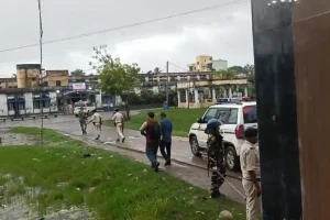 Mokama Crime News: मोकामा टाल में दुलारचंद यादव की नृशंस हत्या से फैला तनाव, राजनीतिक टकराव ने बढ़ाई चुनावी सरगर्मी 4 Mokama Crime News: मोकामा टाल में दुलारचंद यादव की नृशंस हत्या से फैला तनाव, राजनीतिक टकराव ने बढ़ाई चुनावी सरगर्मी