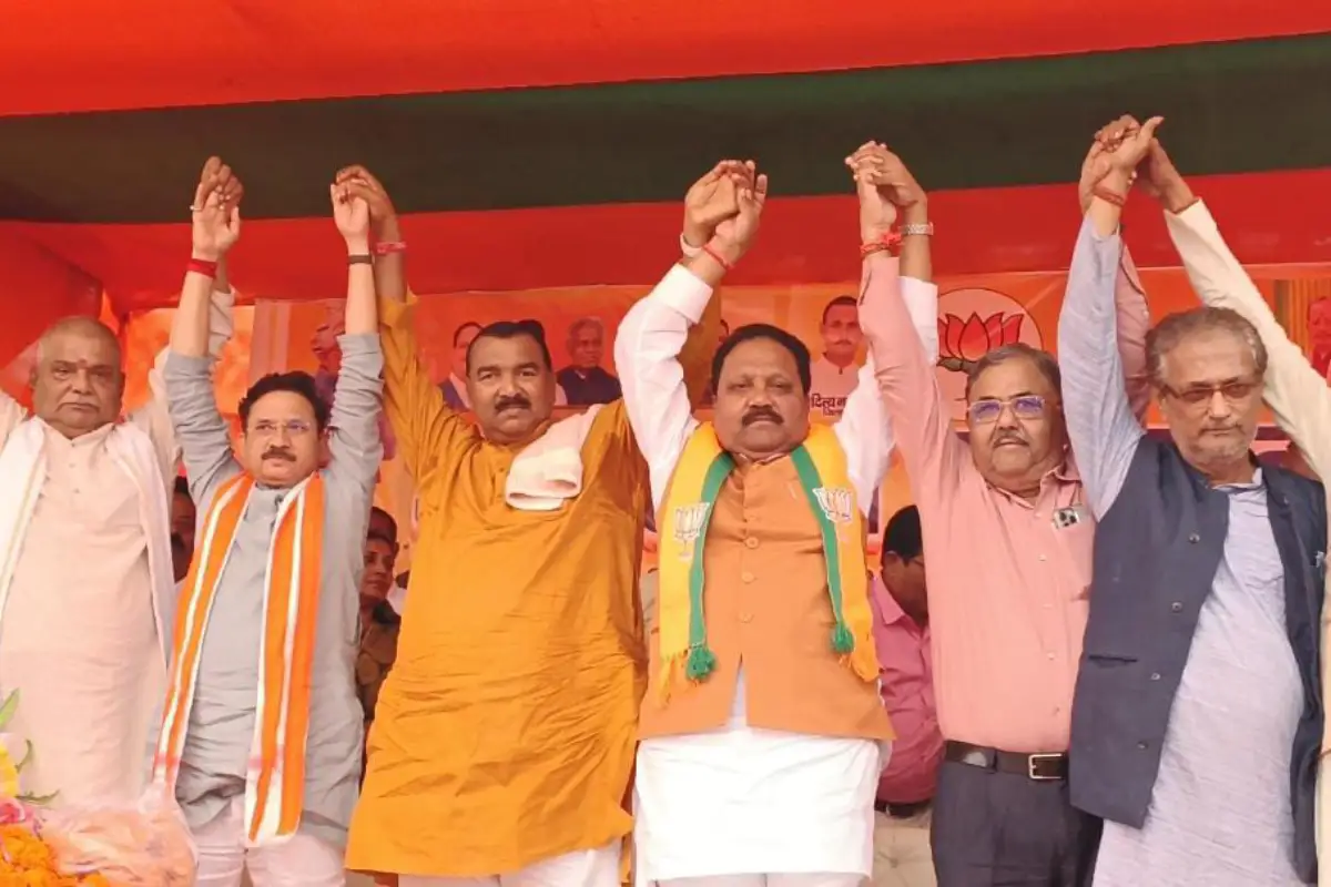 Araria BJP Rally 2025: चक्रवात मोंथा के असर से मनोज तिवारी और निरंजन ज्योति नहीं पहुंचे, सांसद प्रदीप सिंह ने संभाली कमान