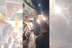 Video: मोकामा के बाहुबली दुलारचंद यादव की हत्या से मचा सियासी भूचाल, मुजफ्फरपुर में प्रशांत किशोर के रोड शो में जोरदार विरोध 4 Video: मोकामा के बाहुबली दुलारचंद यादव की हत्या से मचा सियासी भूचाल, मुजफ्फरपुर में प्रशांत किशोर के रोड शो में जोरदार विरोध