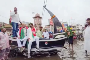 Darbhanga Rains: दरभंगा में बारिश से जलजमाव पर गरमाई सियासत, नाव पर निकले उमेश सहनी, भाजपा प्रत्याशी ने कहा- दिखावा है विरोध 8 Darbhanga Rains: दरभंगा में बारिश से जलजमाव पर गरमाई सियासत, नाव पर निकले उमेश सहनी, भाजपा प्रत्याशी ने कहा- दिखावा है विरोध