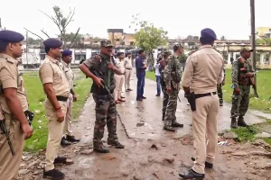 Mokama Murder Case: दुलारचंद यादव हत्याकांड में पुलिस की बड़ी कार्रवाई — भदौर व घोसवरी थानाध्यक्ष निलंबित, 21 गिरफ्तार 3 Mokama Murder Case: दुलारचंद यादव हत्याकांड में पुलिस की बड़ी कार्रवाई — भदौर व घोसवरी थानाध्यक्ष निलंबित, 21 गिरफ्तार