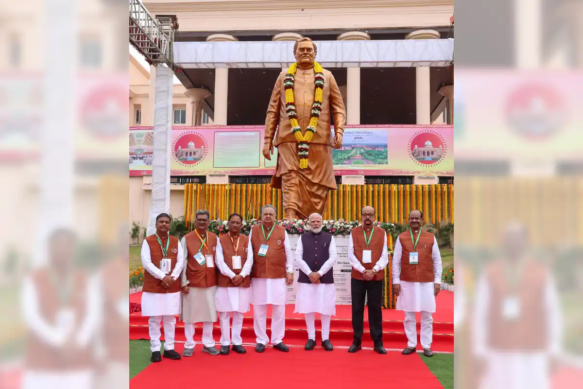 PM Modi inaugurates Chhattisgarh new assembly complex at Nava Raipur | पीएम मोदी ने नव रायपुर में किया छत्तीसगढ़ विधानसभा भवन का लोकार्पण