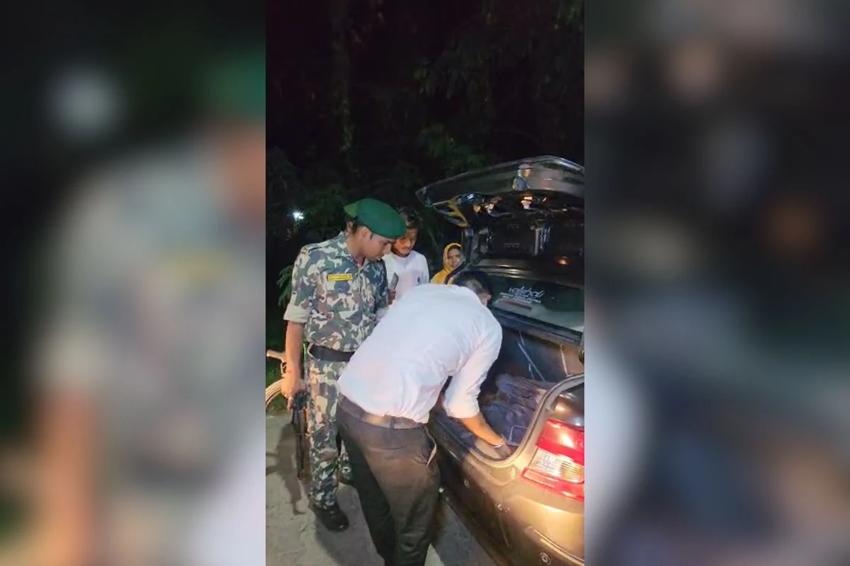 Bihar Election 2025: गोपालगंज में यूपी सीमा पर बढ़ाई गई चौकसी, 57 चेकपोस्ट तैनात और संवेदनशील मतदान केंद्रों पर सख्त निगरानी