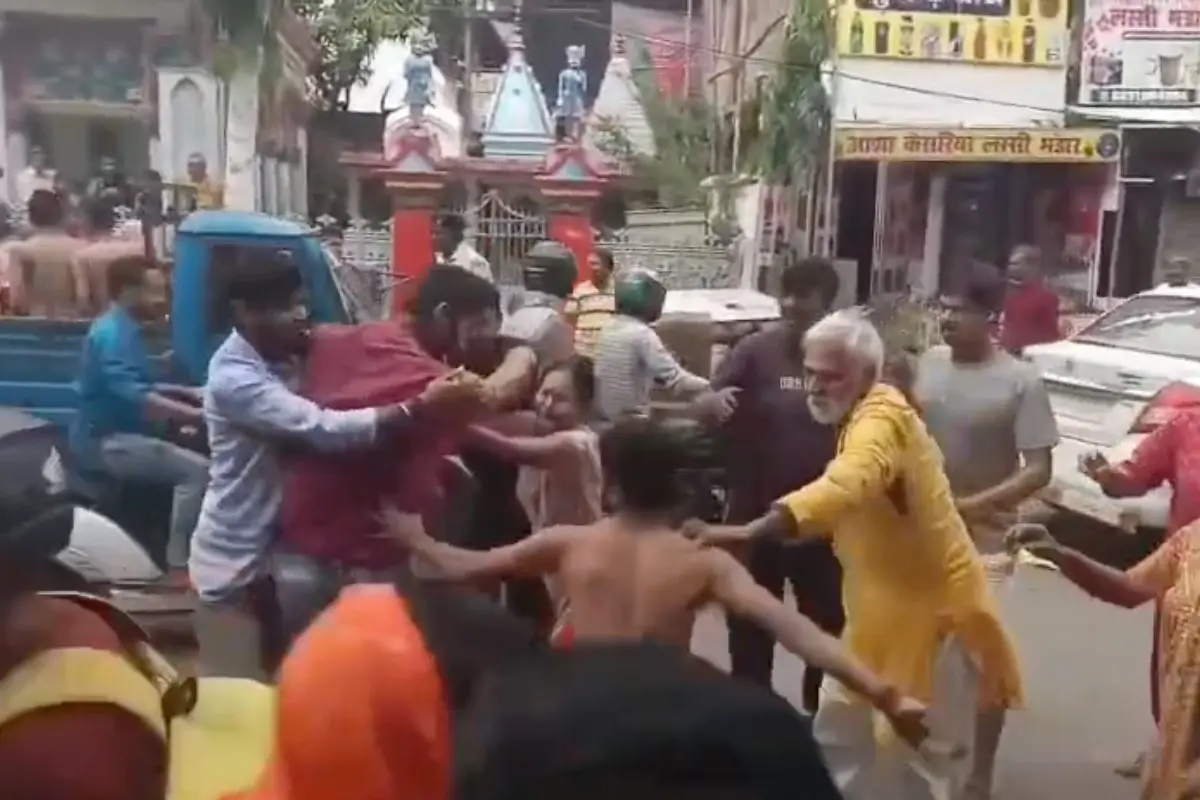 Bhagalpur Violence: भागलपुर के खलीफाबाग चौक पर दो पक्षों में जमकर मारपीट, कई घायल, पुलिस ने किया हालात पर काबू