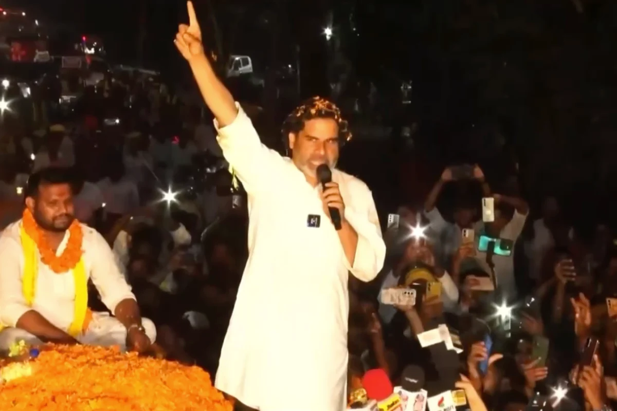 Prashant Kishor Roadshow Rosera Bihar – प्रशांत किशोर बोले, बिहार से वोट लेकर फैक्ट्री गुजरात में लगवाते हैं | Bihar Chunav 2025