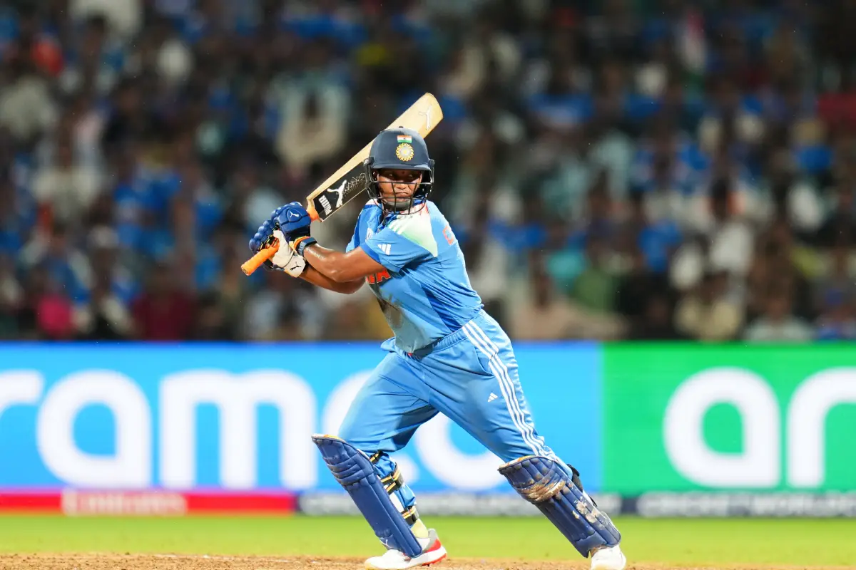 Ind vs SA Final: भारत ने दिया दक्षिण अफ्रीका को 299 रन का लक्ष्य, शेफाली की शानदार पारी से फाइनल में चमकी महिला टीम 2 India Women vs South Africa Women Final 2025: भारत ने साउथ अफ्रीका को दिया 299 रन का लक्ष्य, शेफाली और दीप्ति की चमक से बढ़ा स्कोर