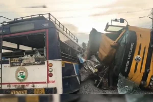 Telangana Bus Accident: तेलंगाना के रंगारेड्डी में भीषण सड़क हादसा, बस और डंपर की टक्कर में 20 की मौत, कई घायल