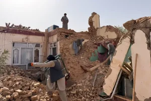 Afghanistan Earthquake: 6.3 तीव्रता का भूकंप, अफगानिस्तान के समंगन प्रांत में तबाही, खुर्रम जिले में मलबे में ढूंढते रहे लोग