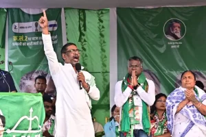 Ghatshila By-Polls: हेमंत सोरेन का मुसाबनी कारवाँ, झामुमो को आदिवासी, दलित और गरीबों की ही पार्टी करार देते हुए वोट की अपील