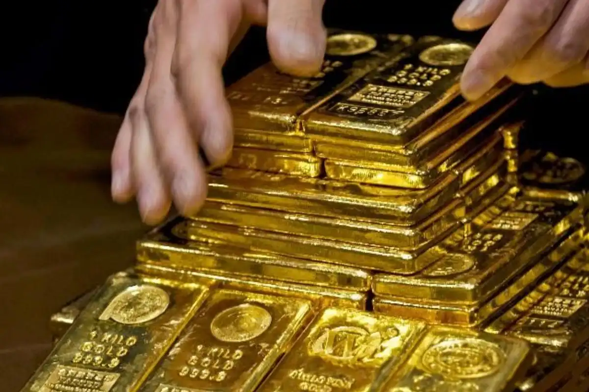 Gold Price Today: भारत में सोने के दामों में हल्की गिरावट, जानें 24K, 22K और 18K रेट