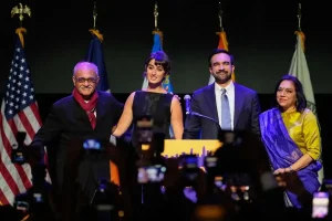 Zohran Mamdani: न्यूयॉर्क के नए मेयर जोहरान ममदानी ने विजय भाषण में नेहरू के ‘भाग्य से मिलन’ का किया उल्लेख, बोले—यह नया युग स्पष्टता और साहस का है