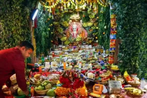 देव दीपावली : गंगा तट पर झिलमिलाए असंख्य दीप, काशी में उमड़ी श्रद्धा की लहर