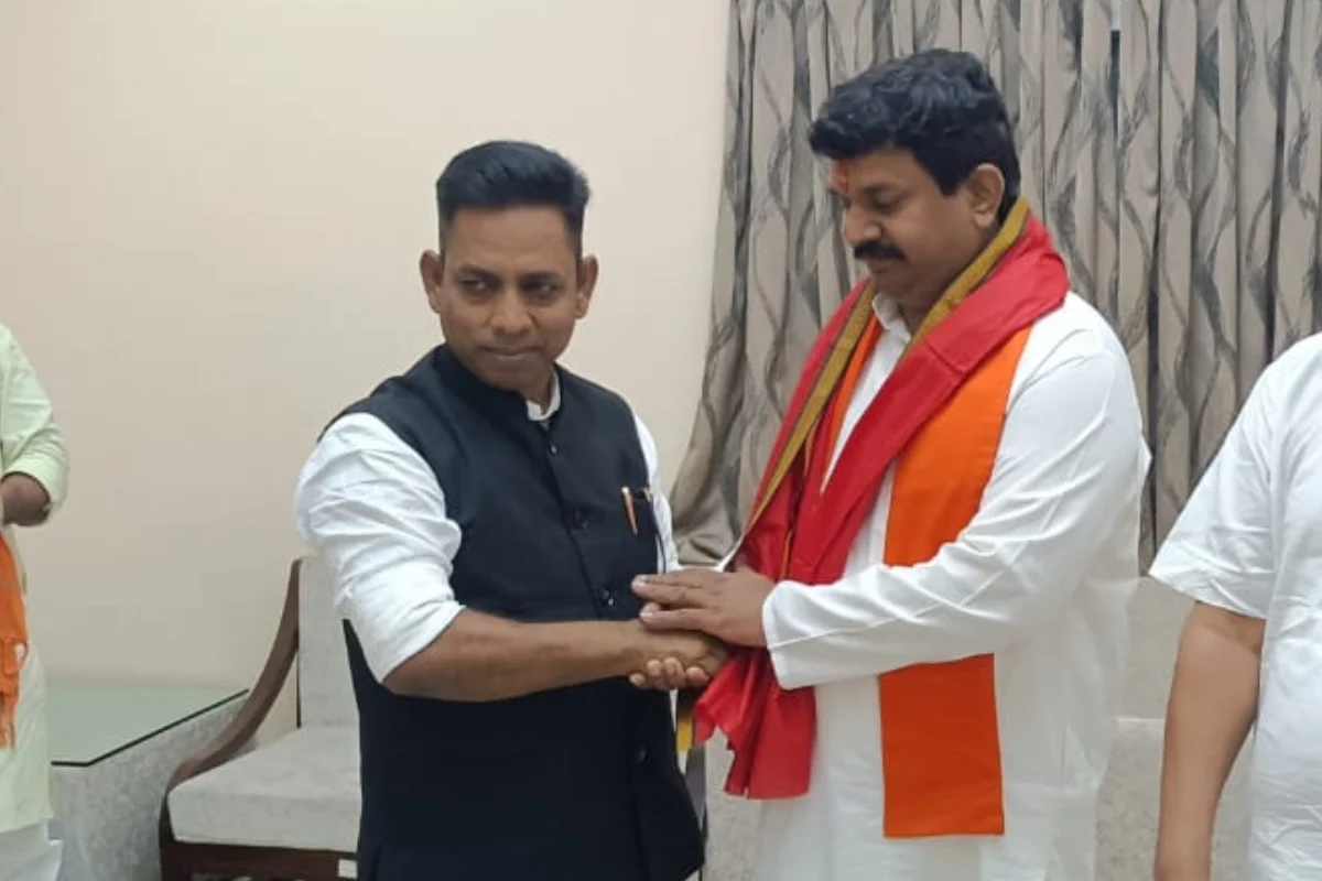 Bihar Politics: भाजपा विधायक ललन पासवान ने छोड़ी पार्टी, राजद में शामिल होकर लगाया दलित विरोधी सोच का आरोप