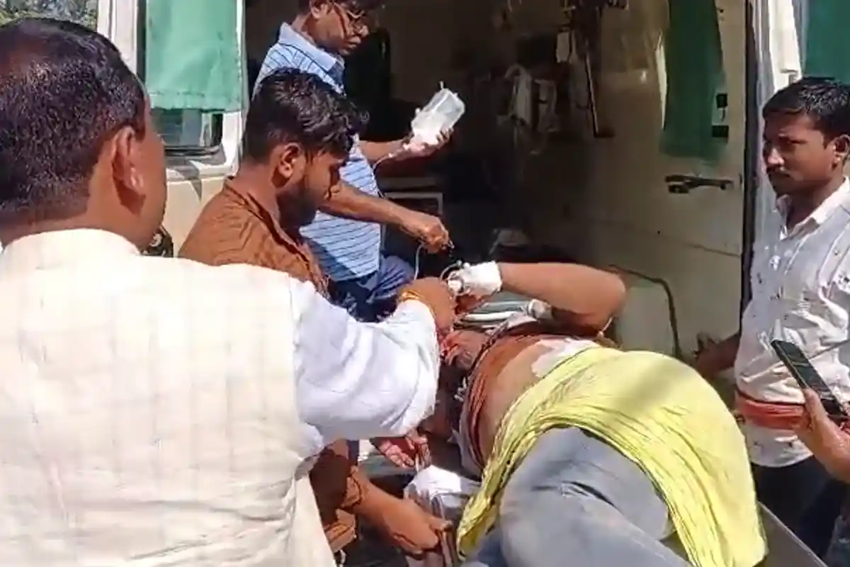 Bihar Election Violence: दरौंदा में चुनावी रंजिश से दो गुटों में हिंसक झड़प, एक युवक गंभीर रूप से घायल 2 Daraunda Chunaavi Ranjish