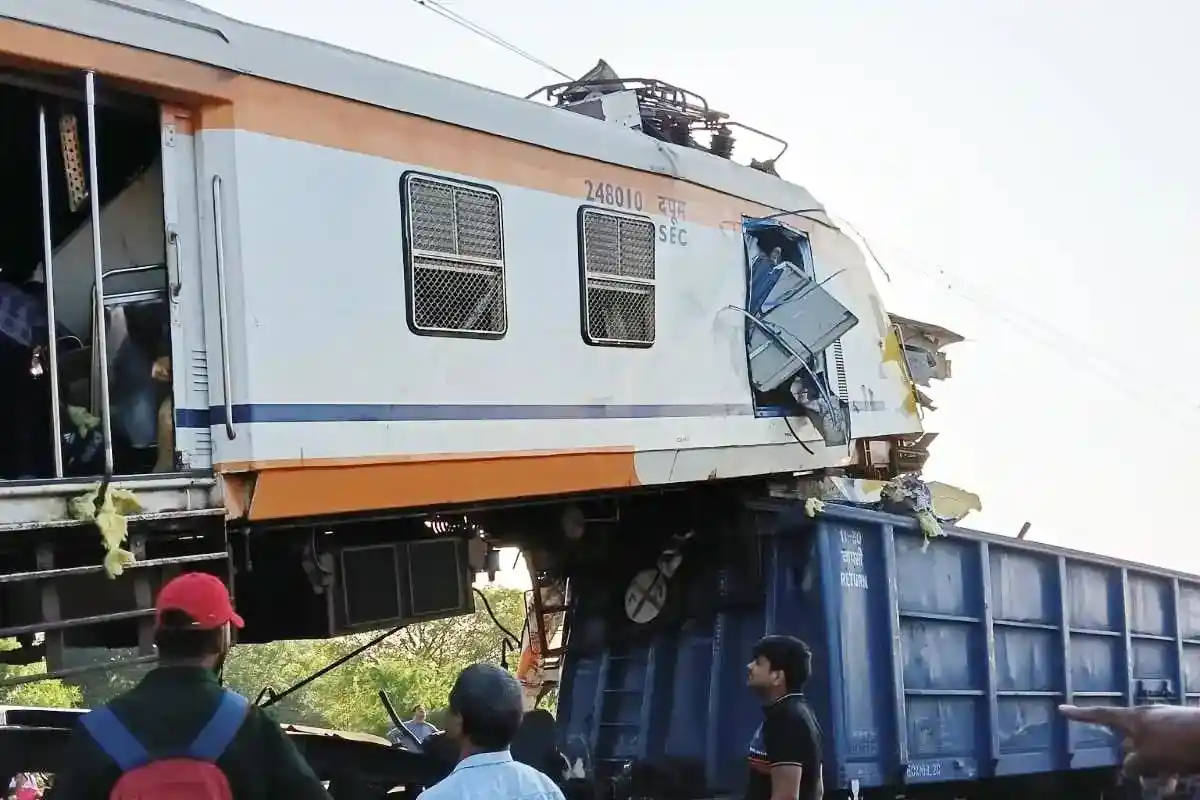 Bilaspur Train Accident: सिग्नल की अनदेखी से हुआ बड़ा रेल हादसा, जांच में सामने आई चौंकाने वाली बातें