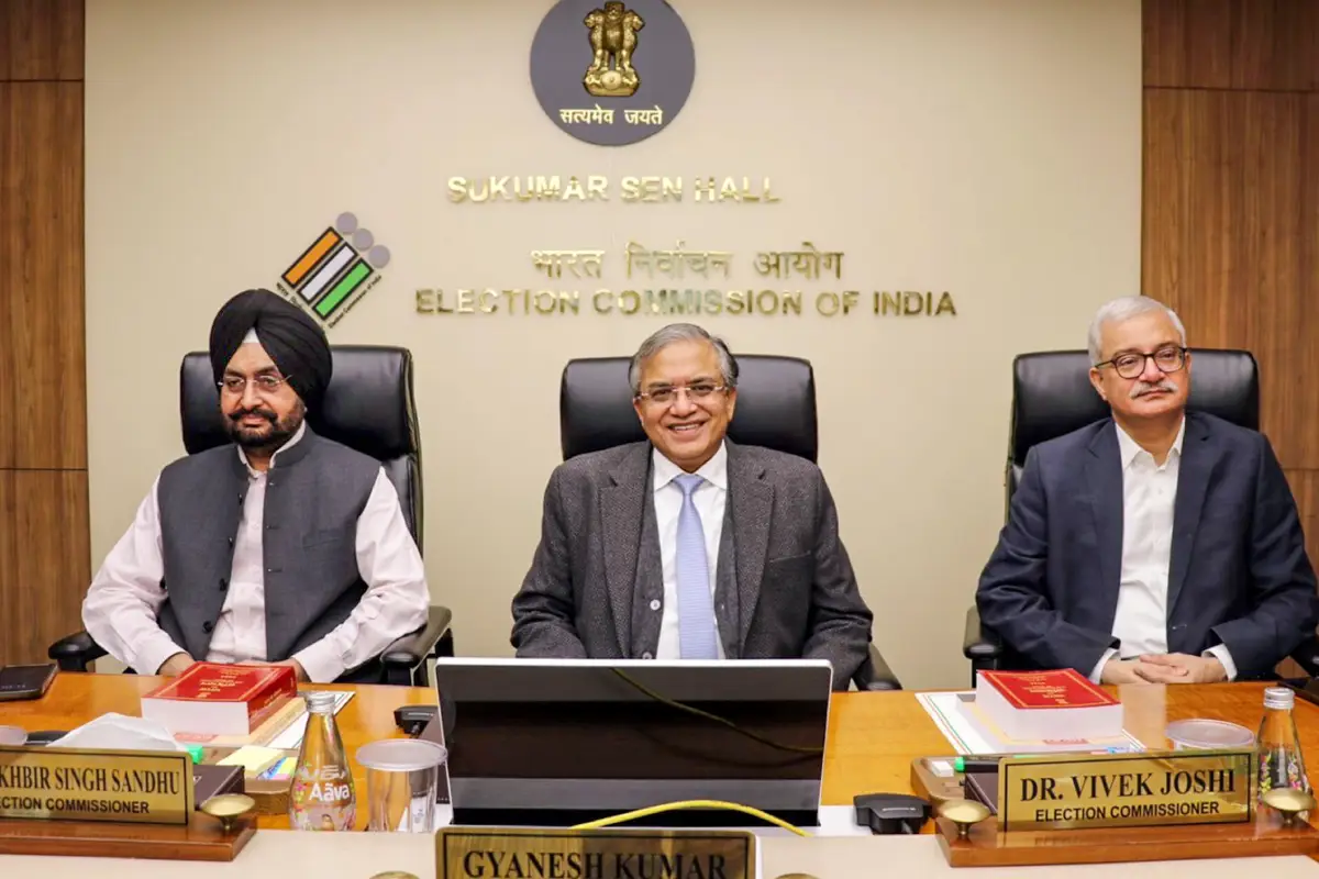 Bihar Chunav 2025: पहले चरण की वोटिंग में हंगामा, डिप्टी सीएम विजय सिन्हा की कार पर हमला और CPM प्रत्याशी पर वारदात