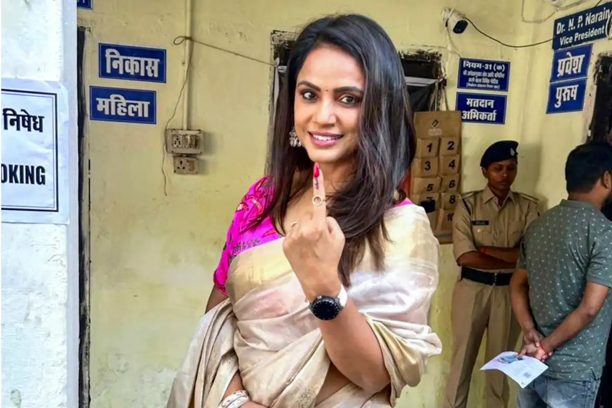 Bihar Election 2025: पहले चरण के मतदान में बिजली कटने के आरोप पर चुनाव आयोग का जवाब – "राजद के दावे निराधार" 3 Bihar Election 2025: राजद के बिजली कटौती आरोपों पर चुनाव आयोग का जवाब, कहा मतदान पूरी तरह सुचारू