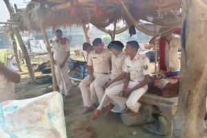 Bhojpur news: भोजपुर जिले के दुल्लमचक गांव में पुलिस और ग्रामीणों के बीच हिंसक झड़प