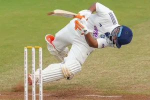 Rishabh Pant Injury: ऋषभ पंत की वापसी पर संकट, दक्षिण अफ्रीका ए के विरुद्ध मैच में चोटिल होकर मैदान से बाहर