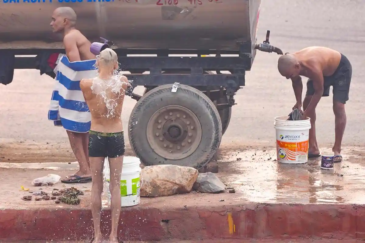 Delhi Air Pollution: दिल्ली सरकार के नए कदमों से प्रदूषण पर लगाम, सर्दियों में स्वच्छ हवा की उम्मीद 2 Delhi Air Pollution