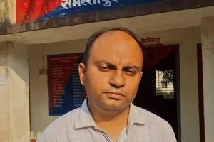 VVPAT Slip Found: समस्तीपुर विधानसभा क्षेत्र में वीवीपैट पर्चियों के मिलने से मचा हड़कंप, प्रशासन ने शुरू की जांच