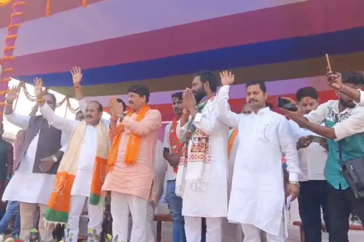 Manoj Tiwari Bhagalpur Election: मनोज तिवारी ने लैलक में गाना गाकर किया लोजपा प्रत्याशी मिथुन कुमार के समर्थन में प्रचार